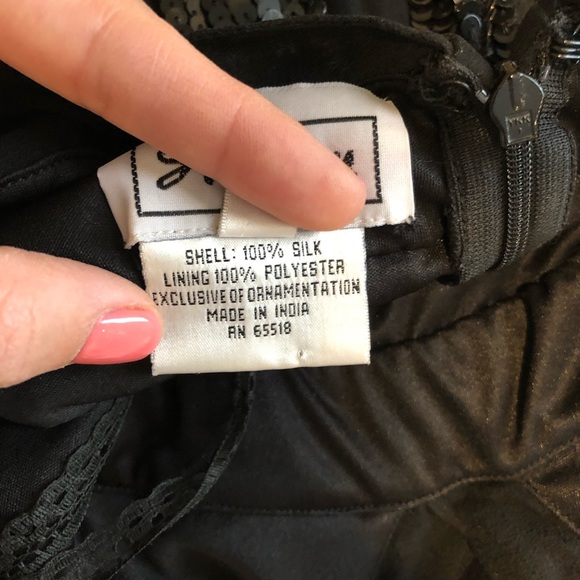 Black sequin dress. Size 6. - Picture 5 of 7